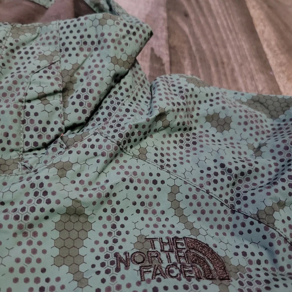 The North Face Green Jacket Size XL Hexagon Pattern Centipede Camouflage